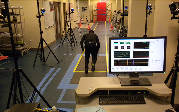 Researchers measure how the body responds to physiological stress in the Integrative Physiology Lab at SMU.