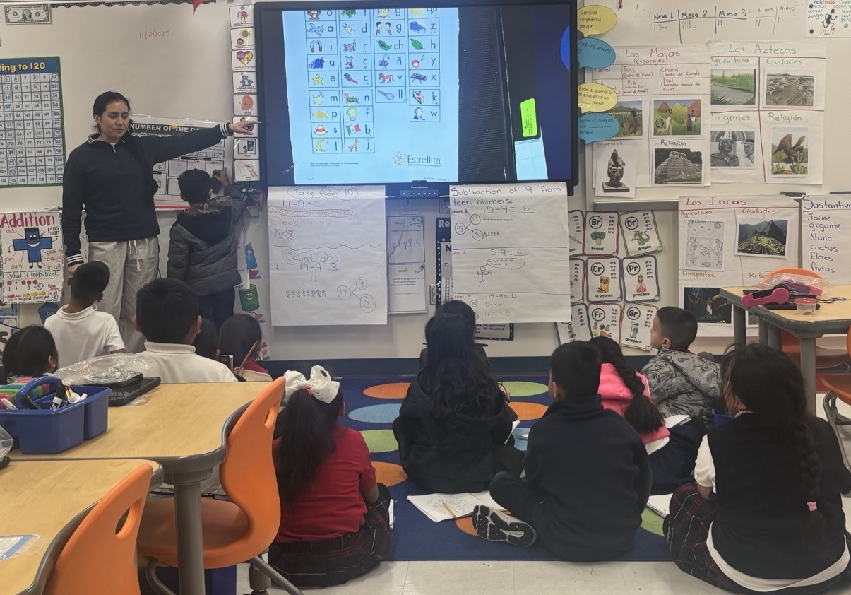 Saida Andrade leads a bilingual classroom with the skills she learned with her SMU Master of Bilingual Education degree.