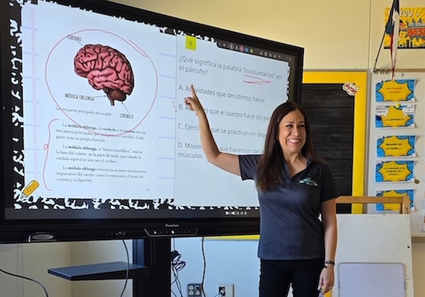 Sandra Urton felt prepared to teach in a bilingual classroom thanks to SMU Simmons’ bilingual master’s degree.