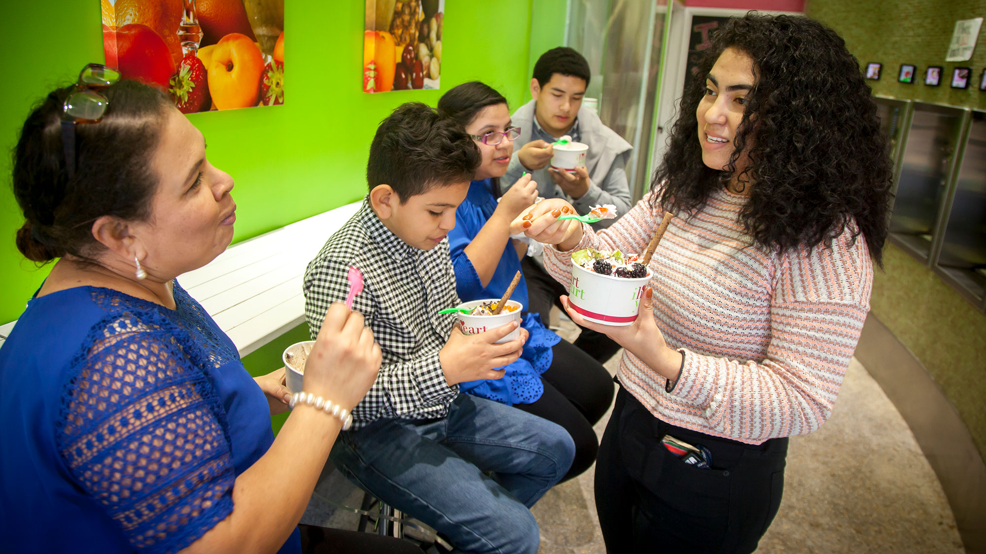 kaitlyn-froyo-family