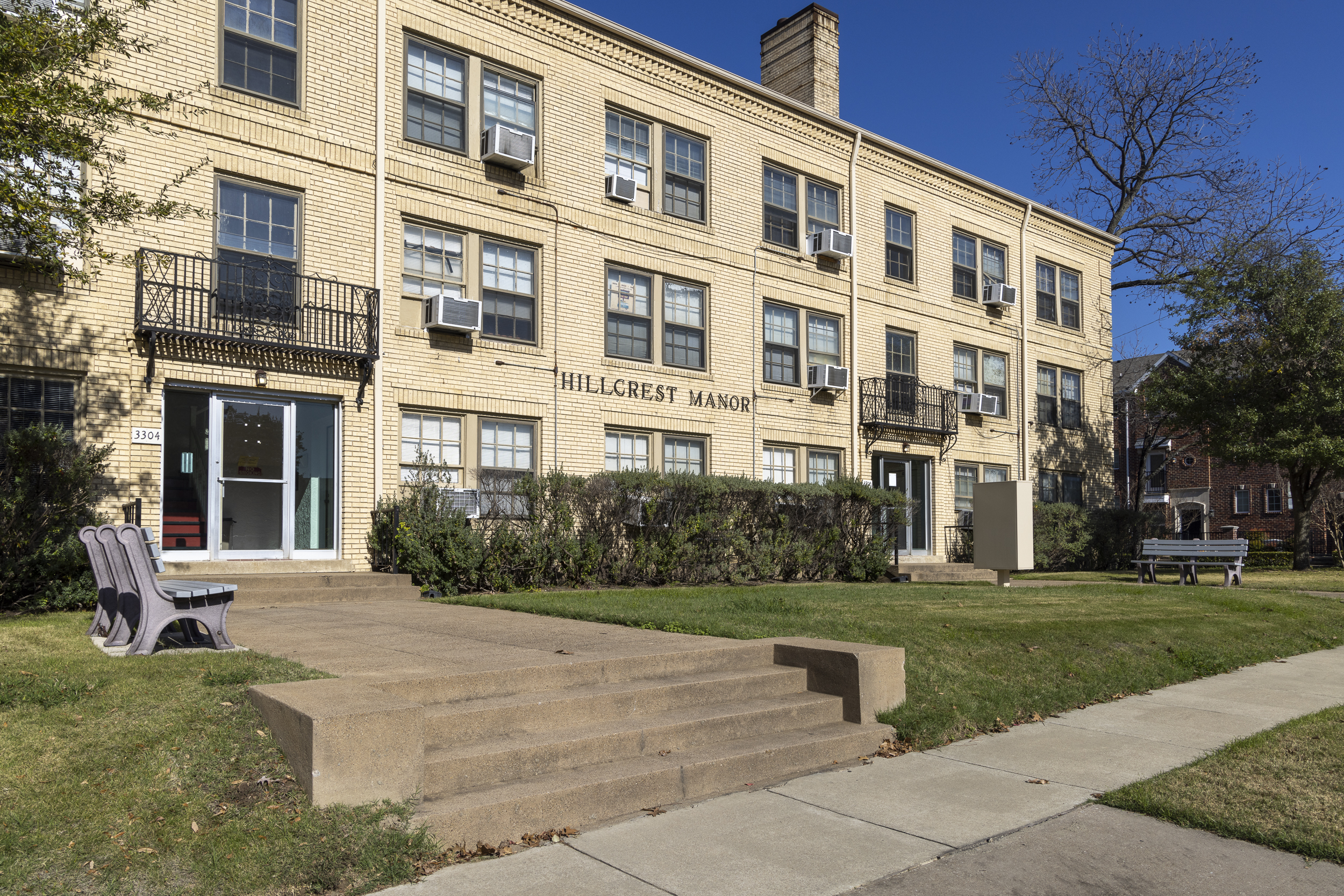 Hillcrest Manor Apartments