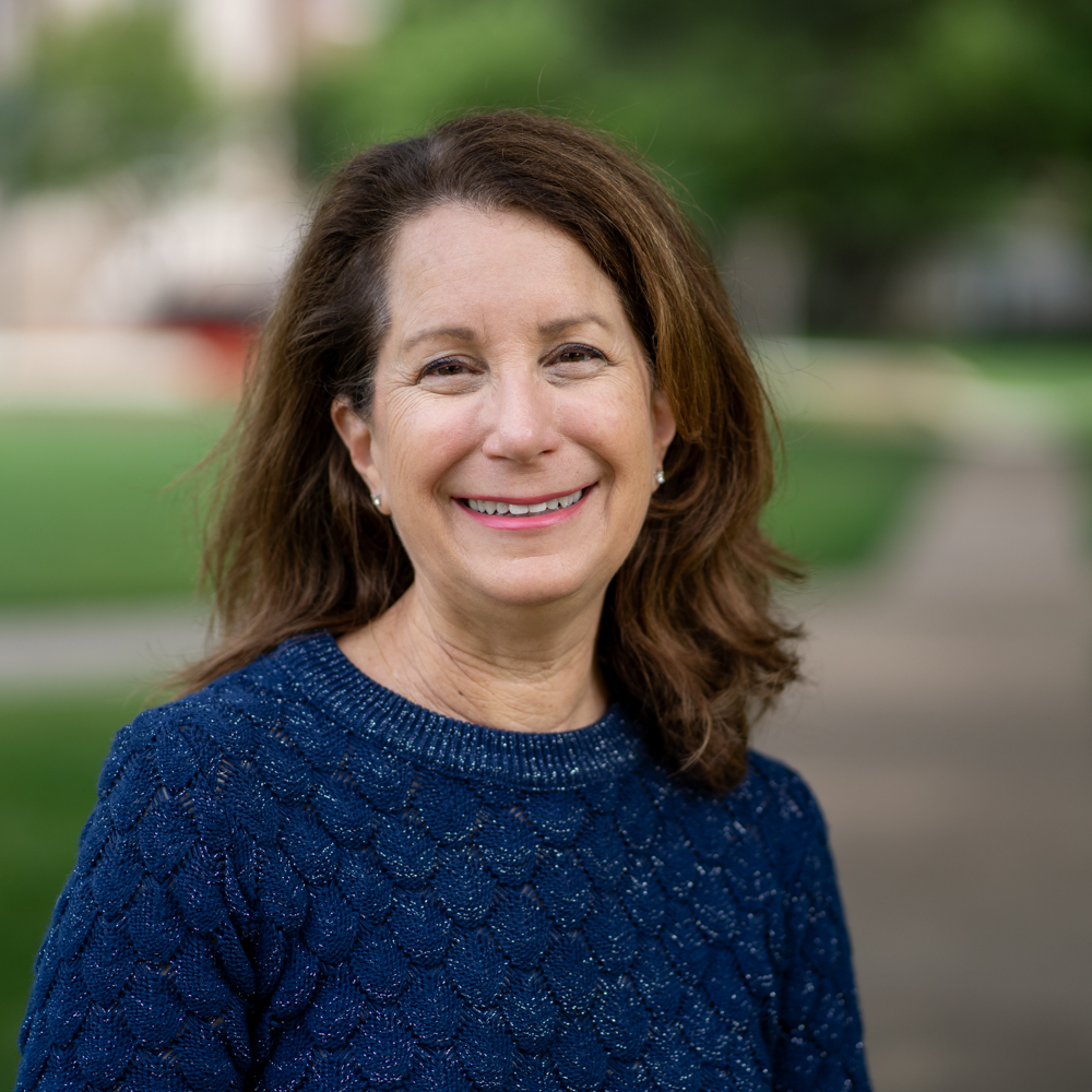 Lynne Siegel Headshot