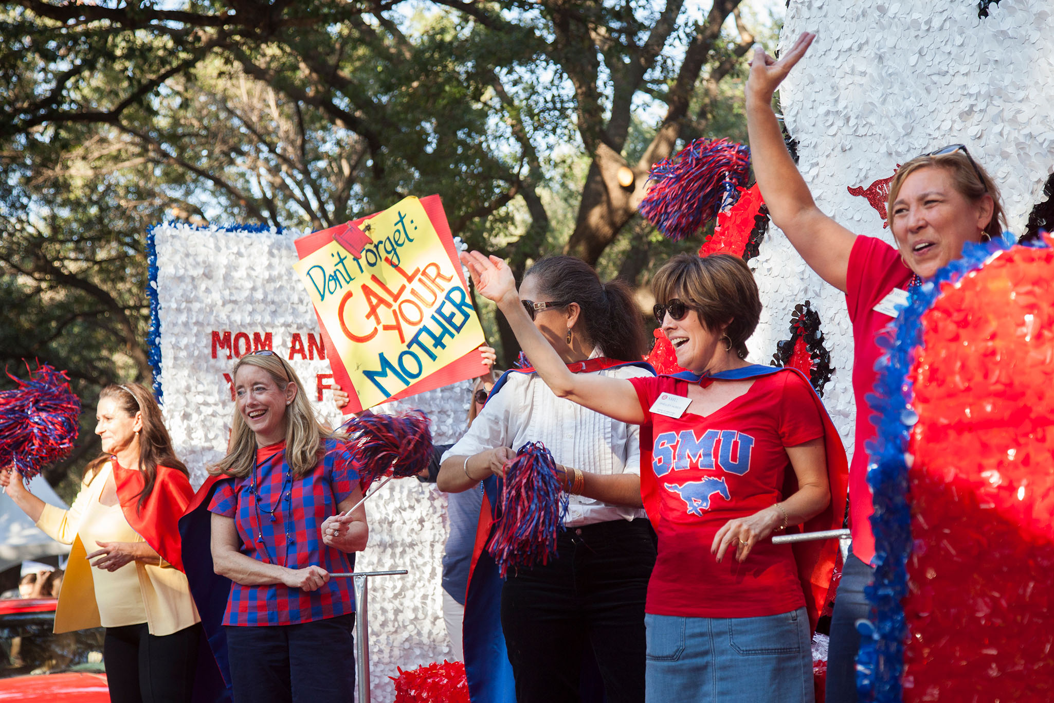 Homecoming 2017 Mothers' Club Float