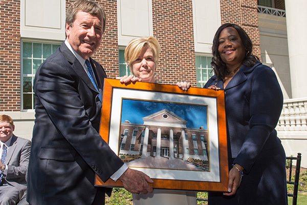 Dr. Bob Smith Health Center opens