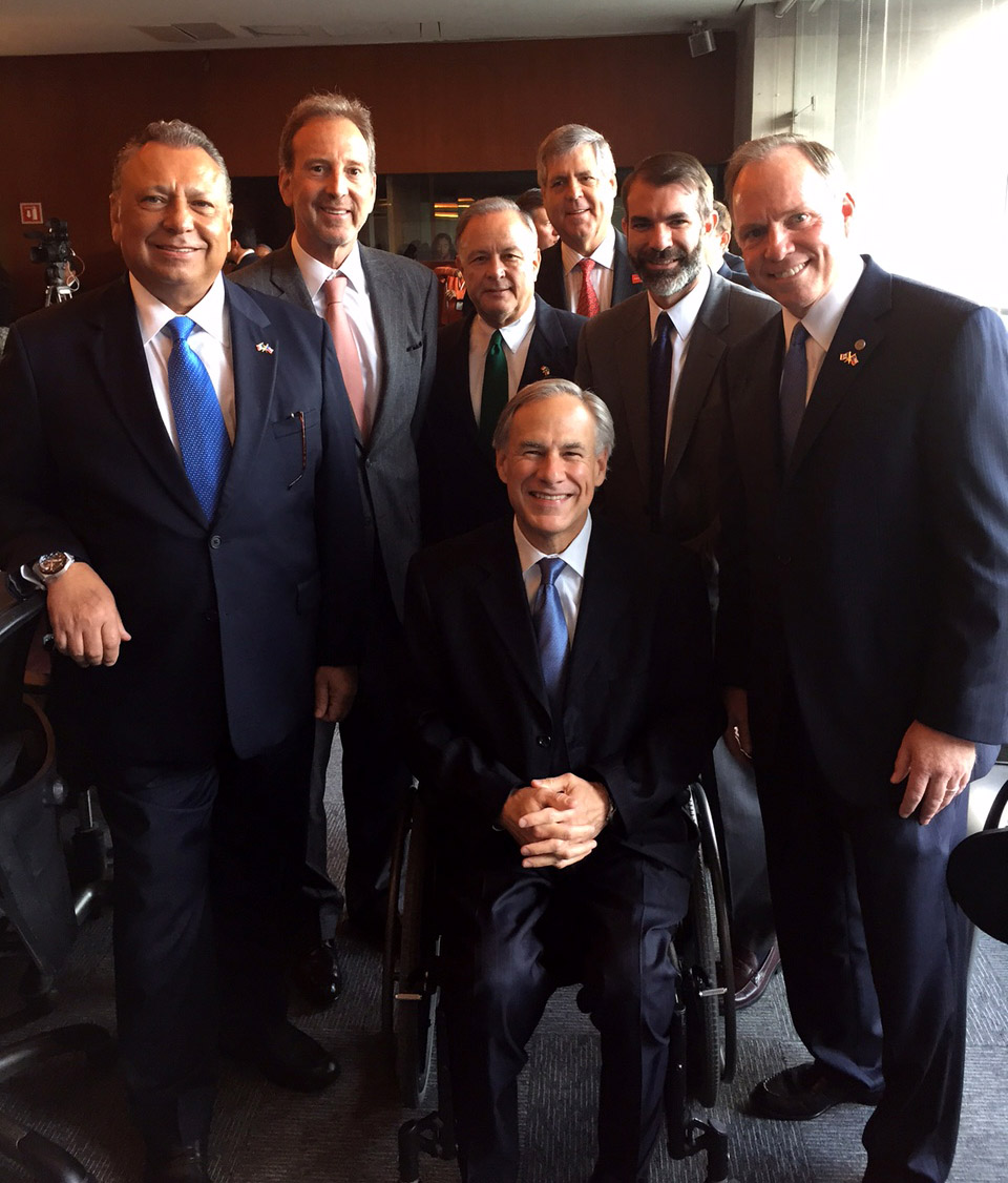 Gov. Greg Abbott at Tuesday’s ceremony to launch the SMU program in Mexico City, surrounded by dignitaries from SMU and Mexico.