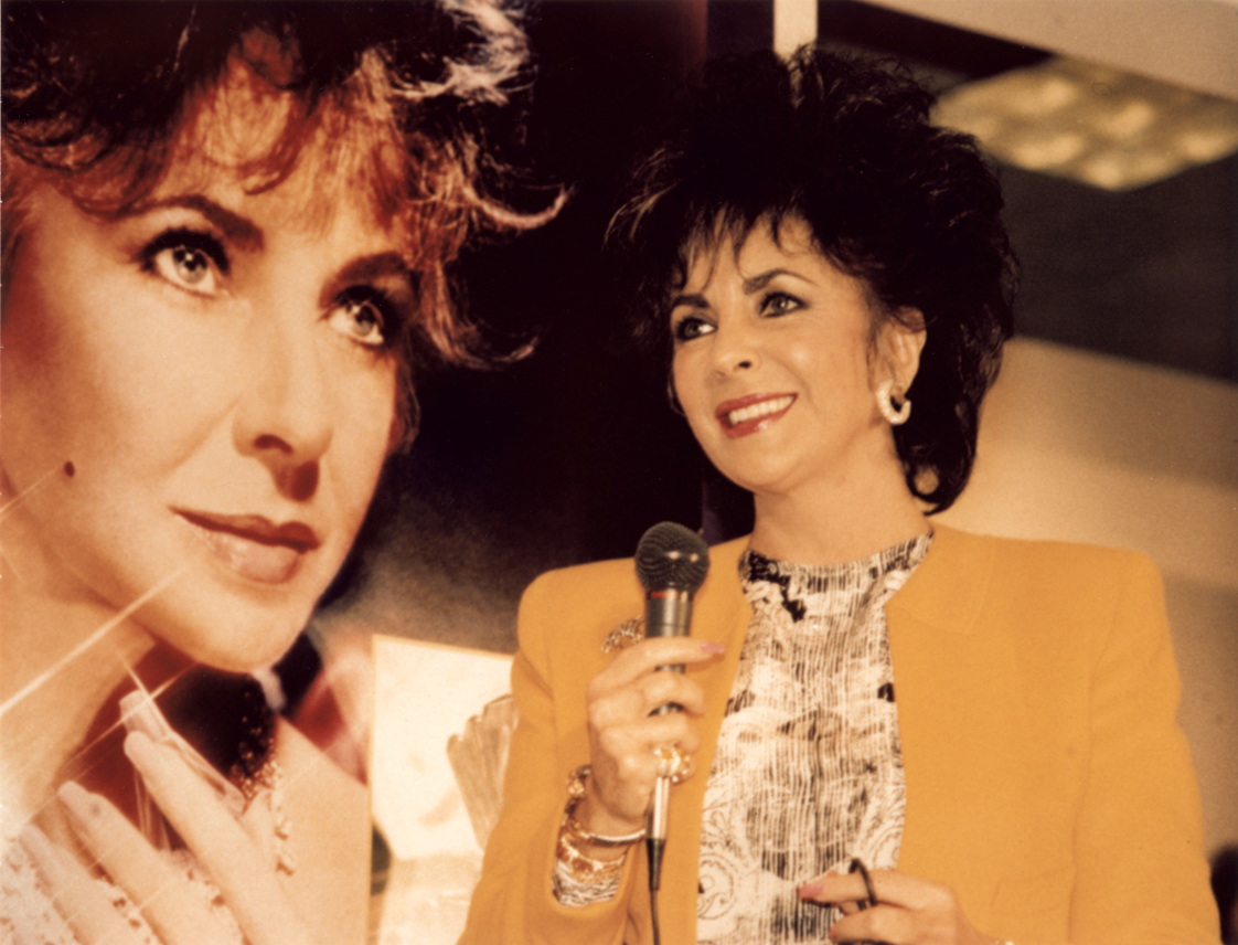 Elizabeth Taylor in Dallas in 1987 for Passion perfume