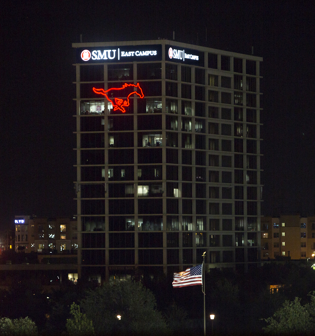 Peruna with red lights