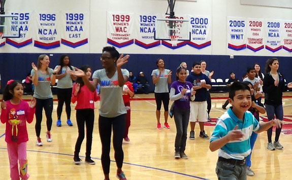 SMU athletes volunteer